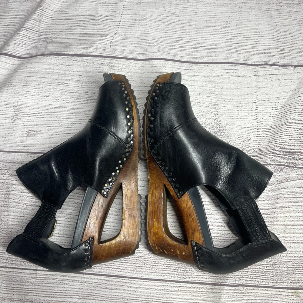 Dansko Women’s 9.5-10 (40) Sable Black Leather Wedge Sandal - Picture 5 of 9